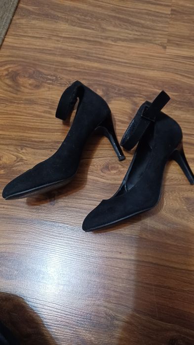 Sprzedam buty na obcasie