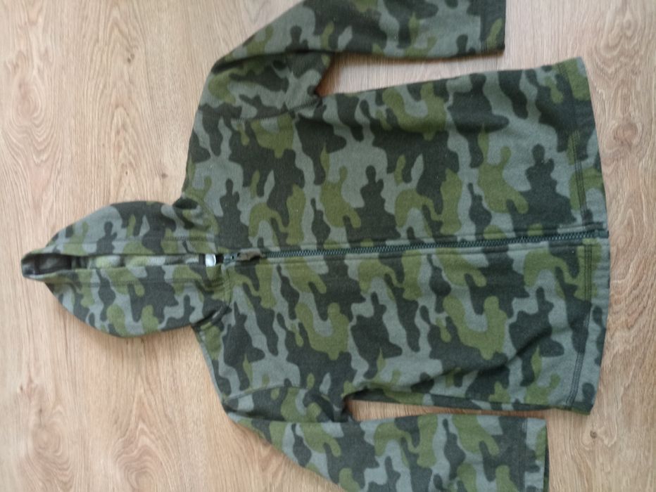 Bluza polarowa moro dla chłopca r. 128