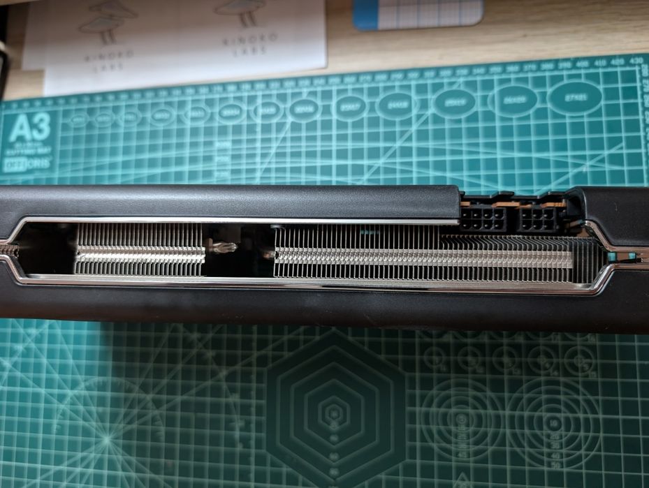 Placa gráfica XFX AMD Radeon RX 5700 XT THICC II Ultra 8GB