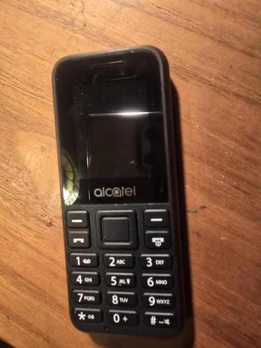 Telemovel de teclas em estado bom