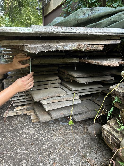 Mahoń, deski obrzynane.