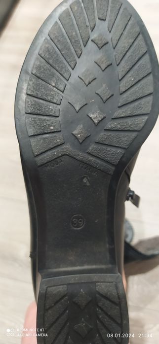 Продам женские зимние сапоги. Размер 39