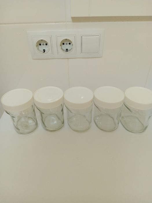 Банки з-під Нутели. Чисті. З кришками. Є інші. Для сипучих чи вареня.