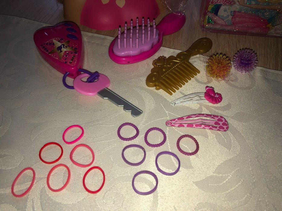 Głowa lalka Barbie do czesania z dodatkami wys.15cm