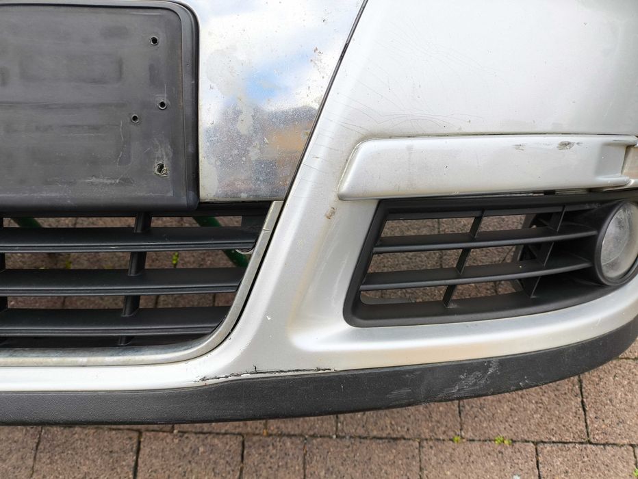 Zderzak Przedni VW Passat B6 Kolor Srebrny LA7W