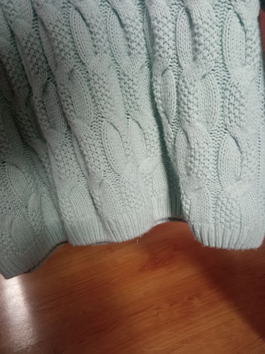 Sweter , jak nowy .