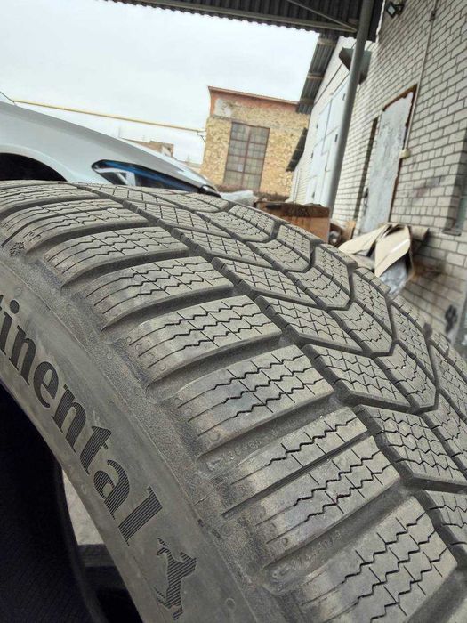 Шини Continental WinterContact 8 S 245/40 R19 98V XL FR