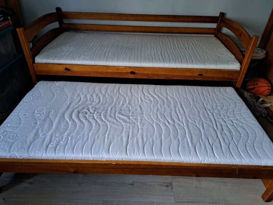 Łóżko dziecięce podwójne, drewniane