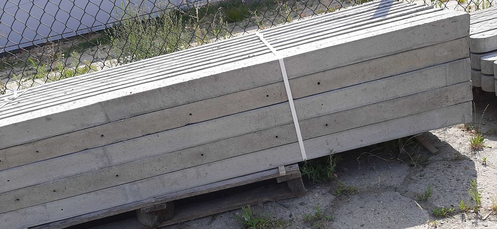 słupki betonowe 220 wys.
