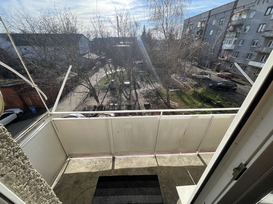 4-кімнатна квартира в центрі міста Виноградів. Третій поверх. 82 кв.м