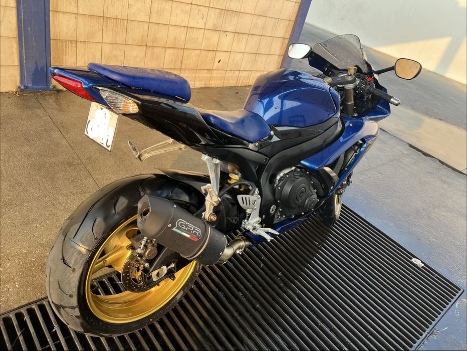 GSXR 600 K8.