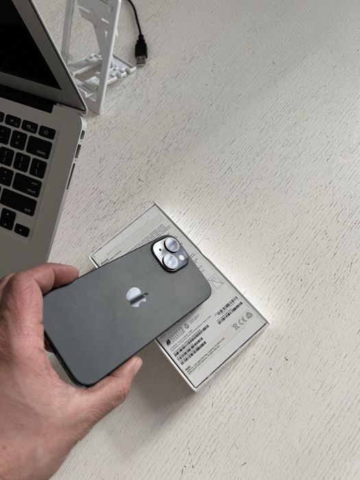 iPhone 15 black 128 gb