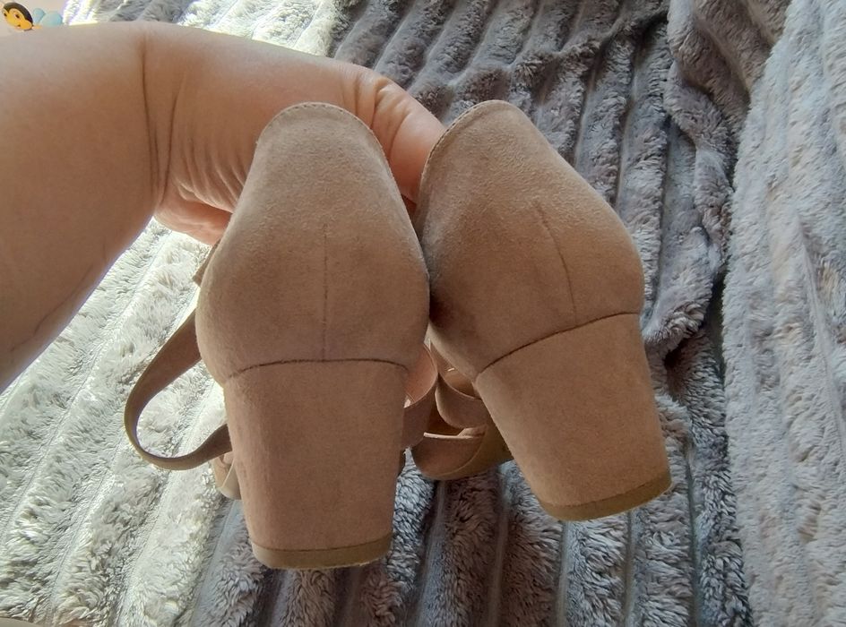 Zamszowe Sandały na słupku 41