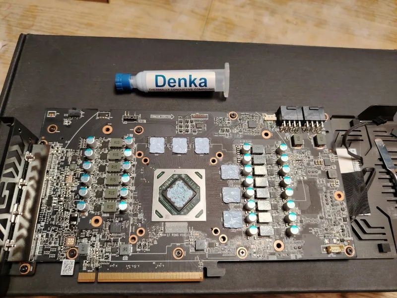 Термопрокладка жидкая DENKA Laird Tputty 910 607 термогель рідка жидка