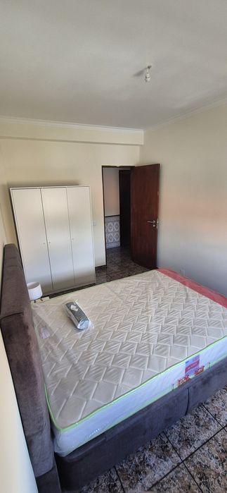 Quarto para arrendar – Casal de Cambra