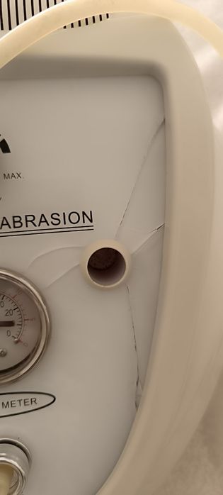 Vendo máquina de microdermoabrasão usada