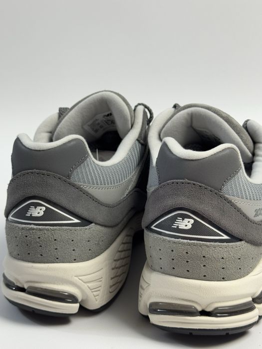 Кросівки New Balance 2002R