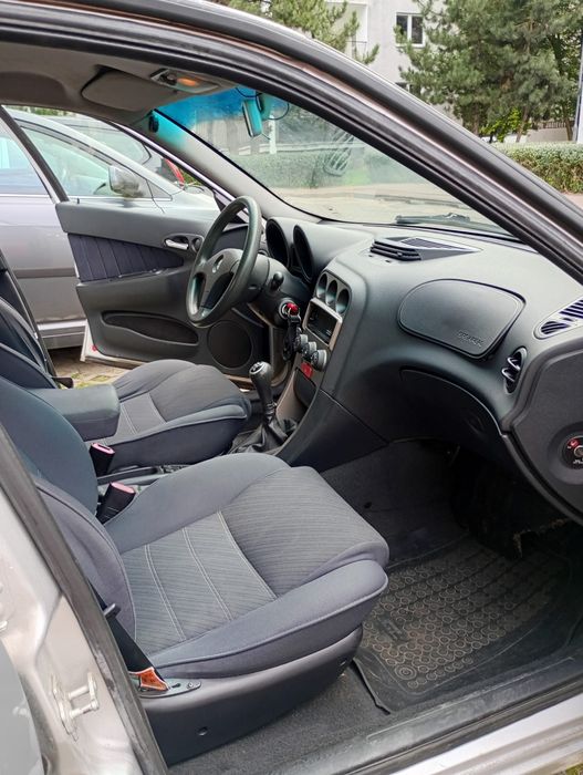 Alfa Romeo sedan 156