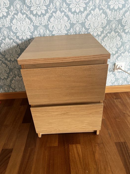 Mesa de Cabeceira Clean IKEA (Desapego Barato)