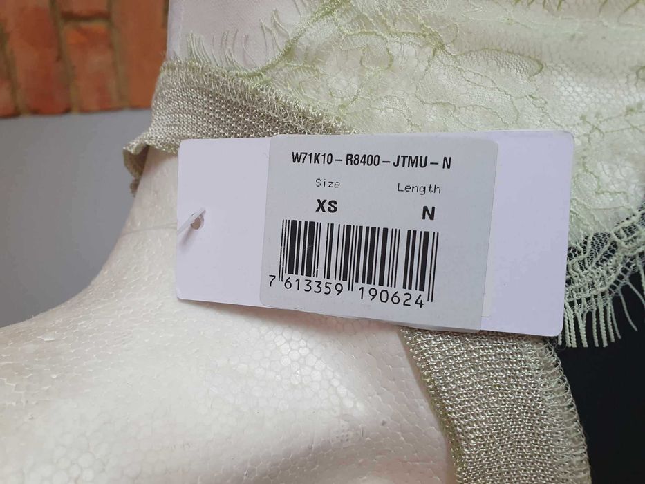 Sukienka marki Guess