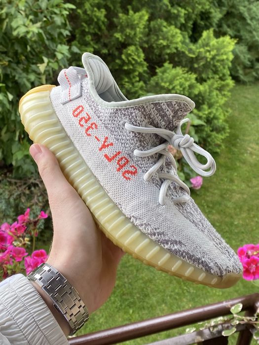 Yeezy Boost 350 v2 blue tint r. 40