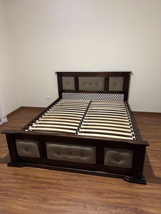 Ліжко з підйомним механізмом