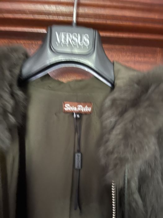 Casaco de pelo de coelho 3/4 com capuz verde garrafa