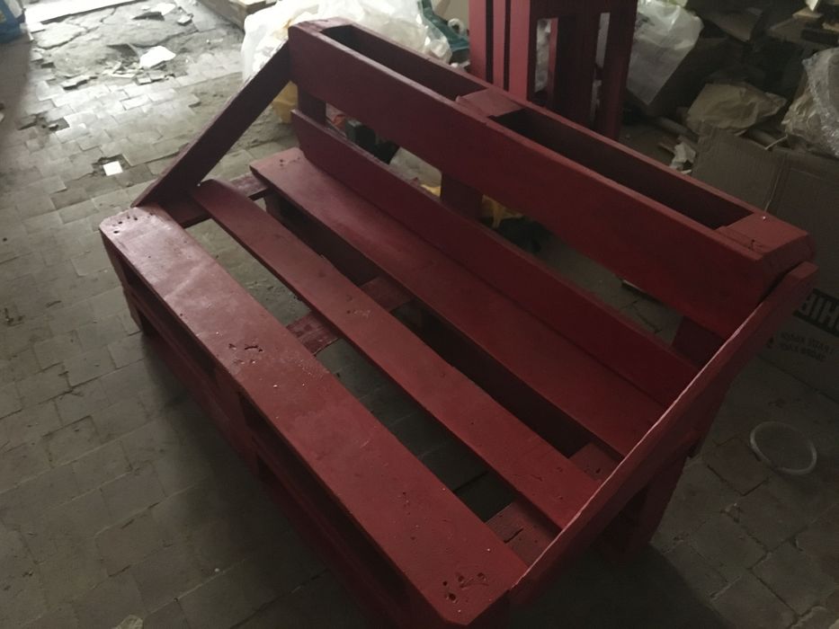 Мебель из поддонов: скамейка и столик