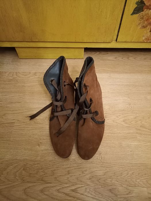 Damskie buty w kolorze brązowym