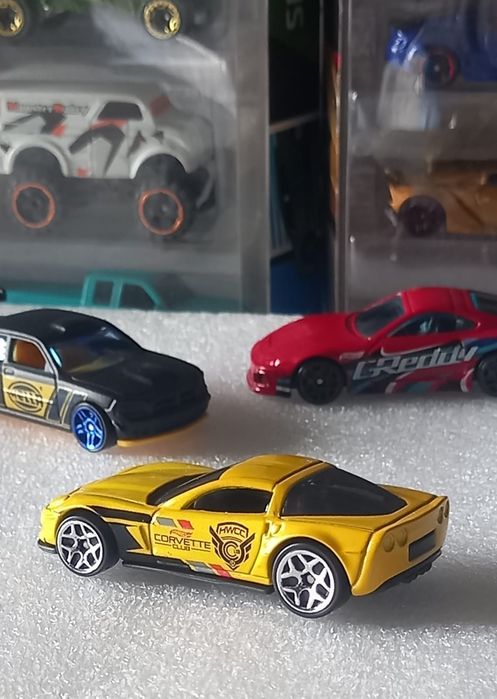 12 Corvette z06 Hot Wheels