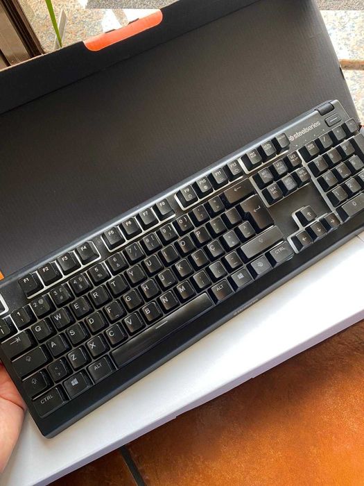 Teclado Steelseries Apex 3 PT RGB