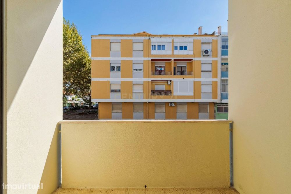 T2 Totalmente Remodelado no Centro da Cidade  Zona Nobre de Montalvão