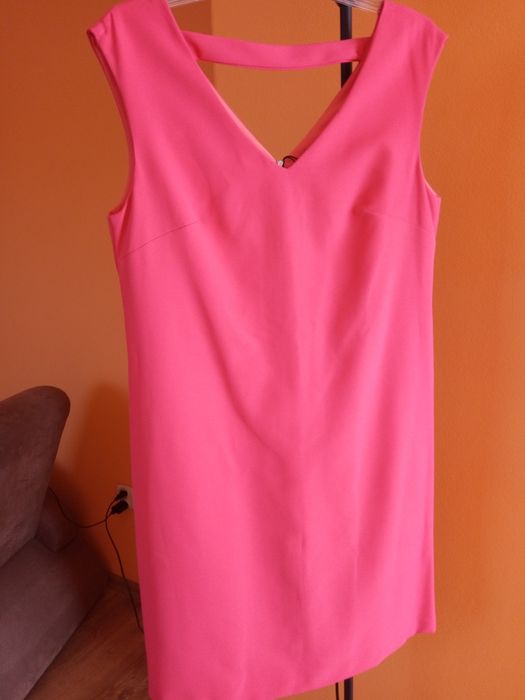 Nowa sukienka z metkami