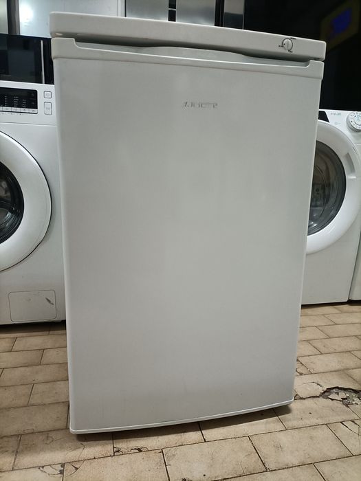 Congelador vertical pequeno com gavetas  150€