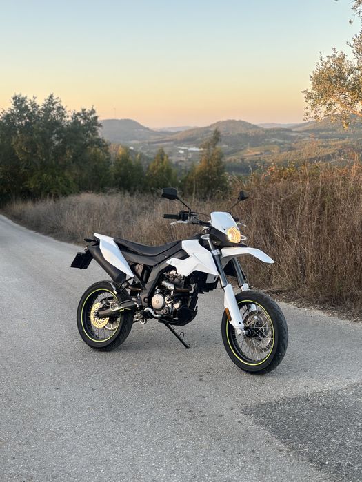 Vendo U M..125 com ciliindro 150cc