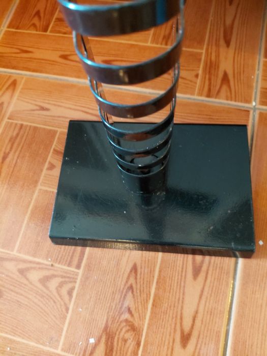 Torre para cd's bom estado