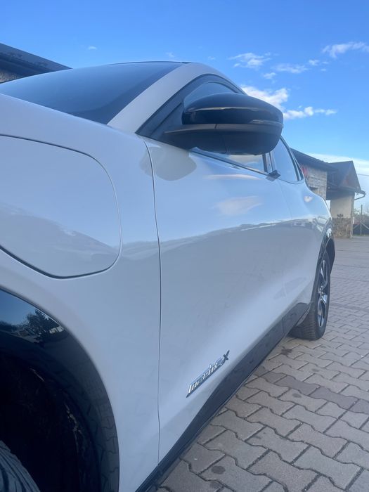 Ford mustang mach-е premium