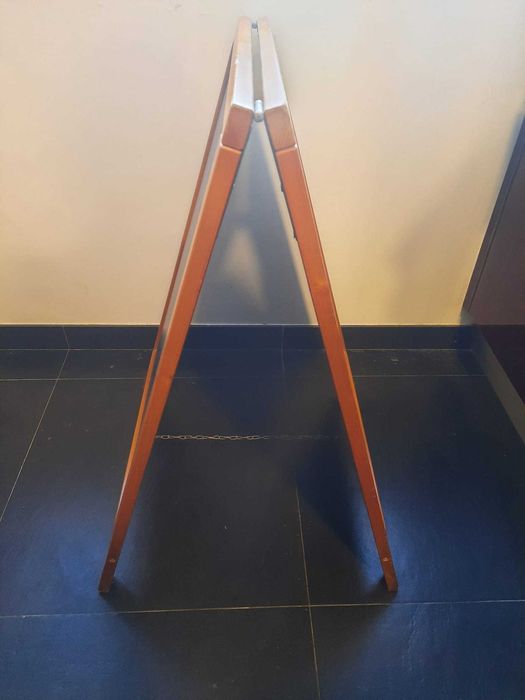 Letreiro cavalete de ardósia para publicidade de rua