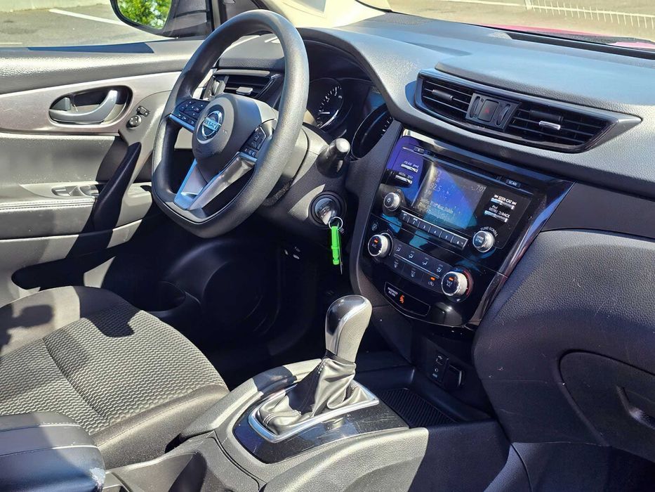 Nissan Rogue Sport      2019