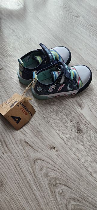 Trampki rozmiar 21