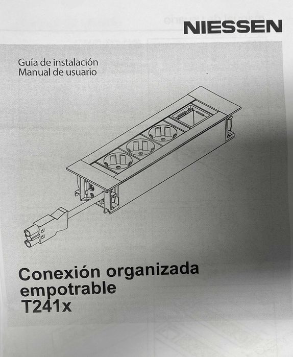 Ficha tripla de encastrar  NIESSEN T2643.01-AN 2CLA264301T1801