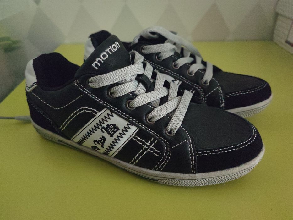Nowe buty  sneakersy skóra naturalna 20cm