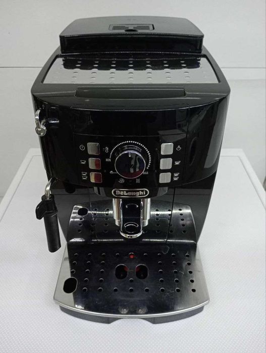 Кавомашина DeLonghi Magnifica S ECAM 21. 116 B з Німечинни Б\В