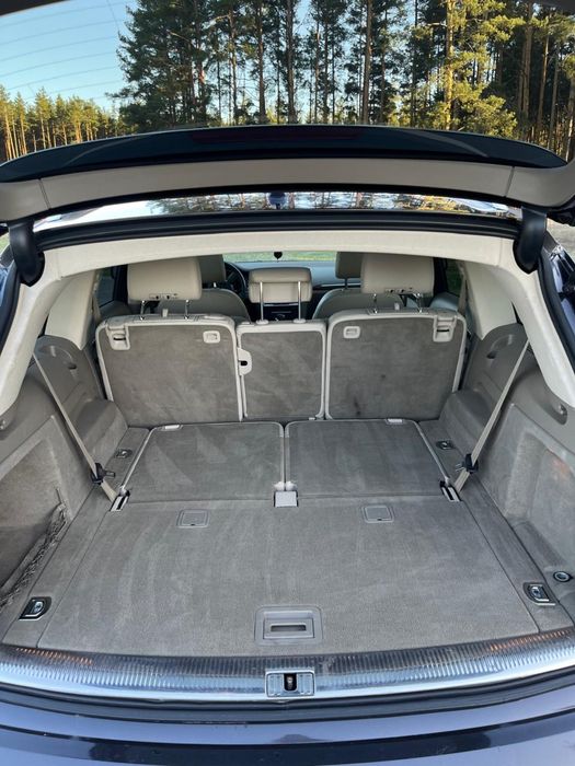 Продам AUDI Q7 2011