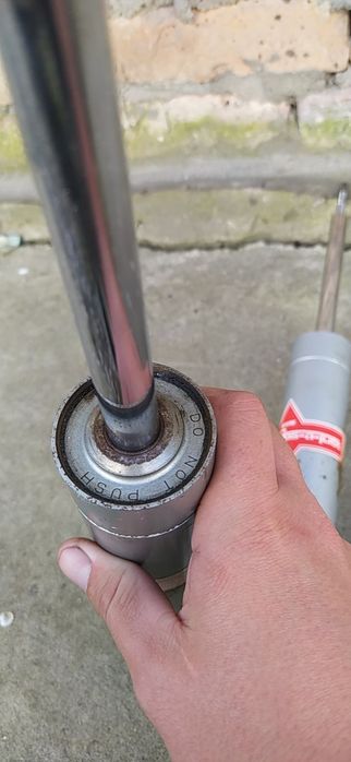 Амортизатор задній KYB каяба лівий правий Gas-A-Just на авто Volvo