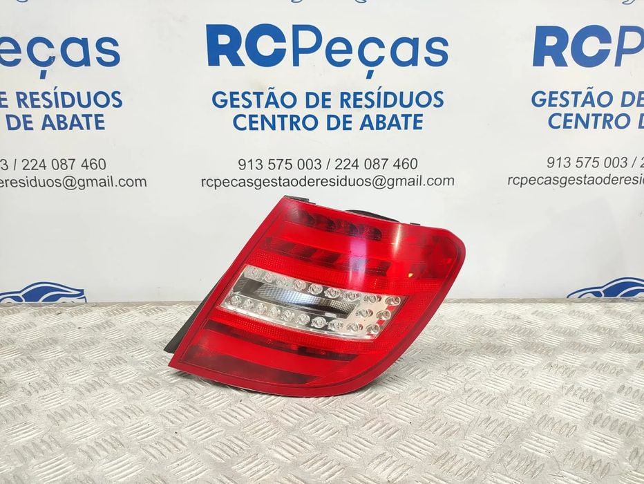 Farolins Tras Traseiros Esquerdo Direito Originais LED Mercedes Benz