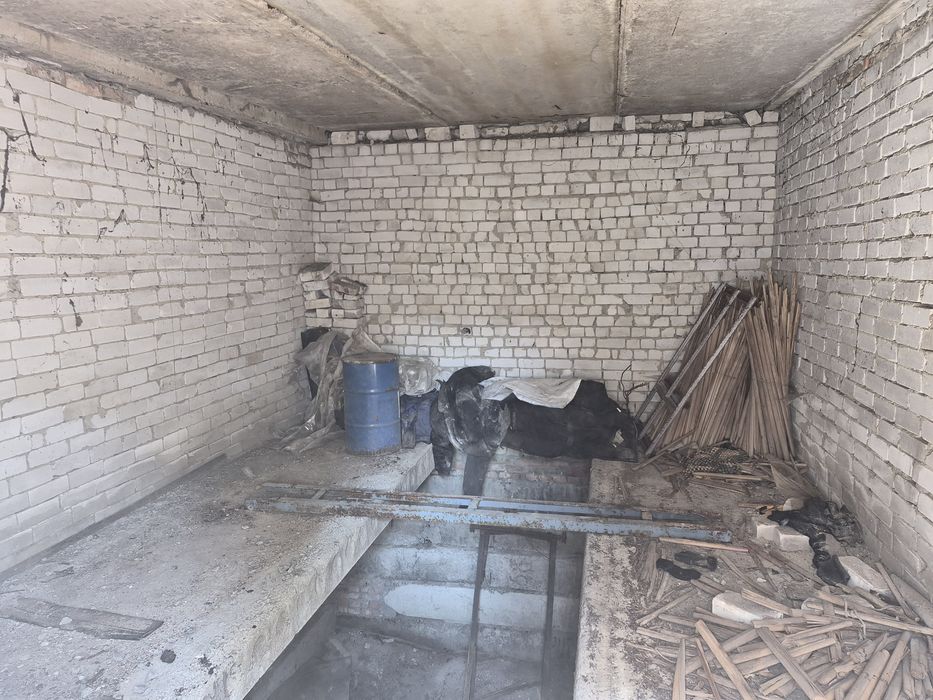 Продам капітальний гараж на причалі "Хвиля 2", р-н Спорохоти.