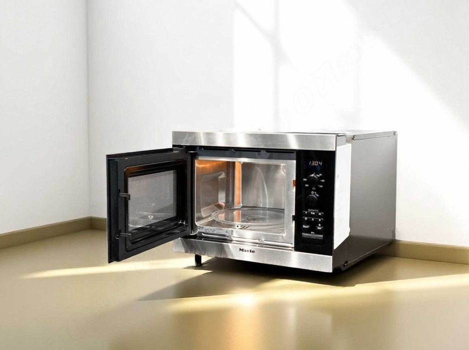 Мікрохвильова піч Miele / Миле M8151-2, 17 л, вбудована, хром