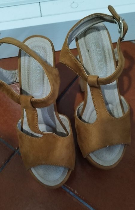 Sapatos praticamente novos tamanho 36