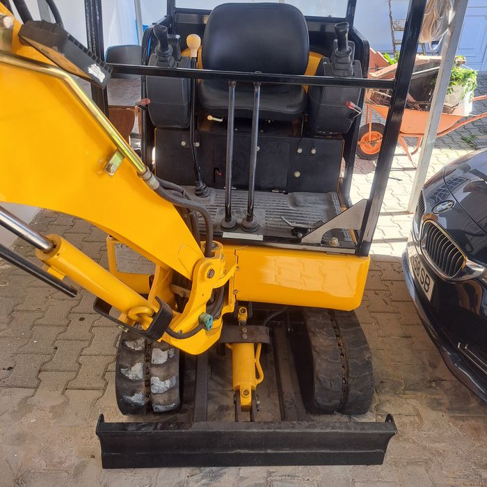 JCB  8015 mini giratória